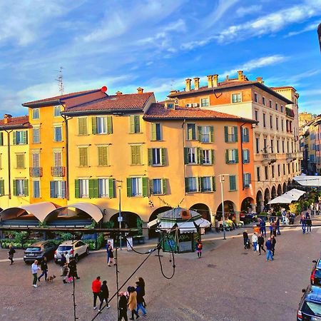 Appartamento Bergamo Centro Piazza Pontida - The Italian Escape Екстер'єр фото